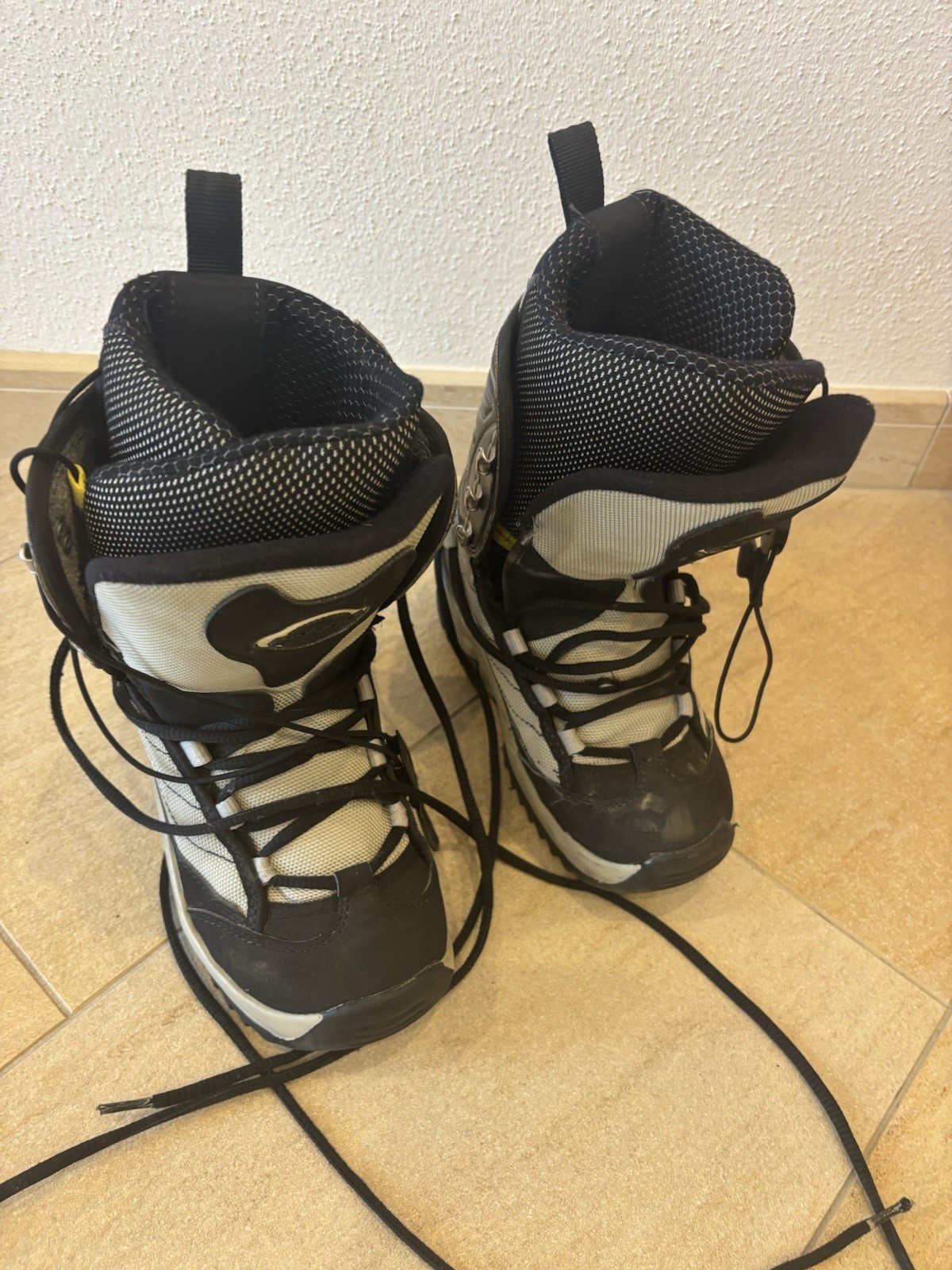 Snowboard Boots 240 Mondo Kinder