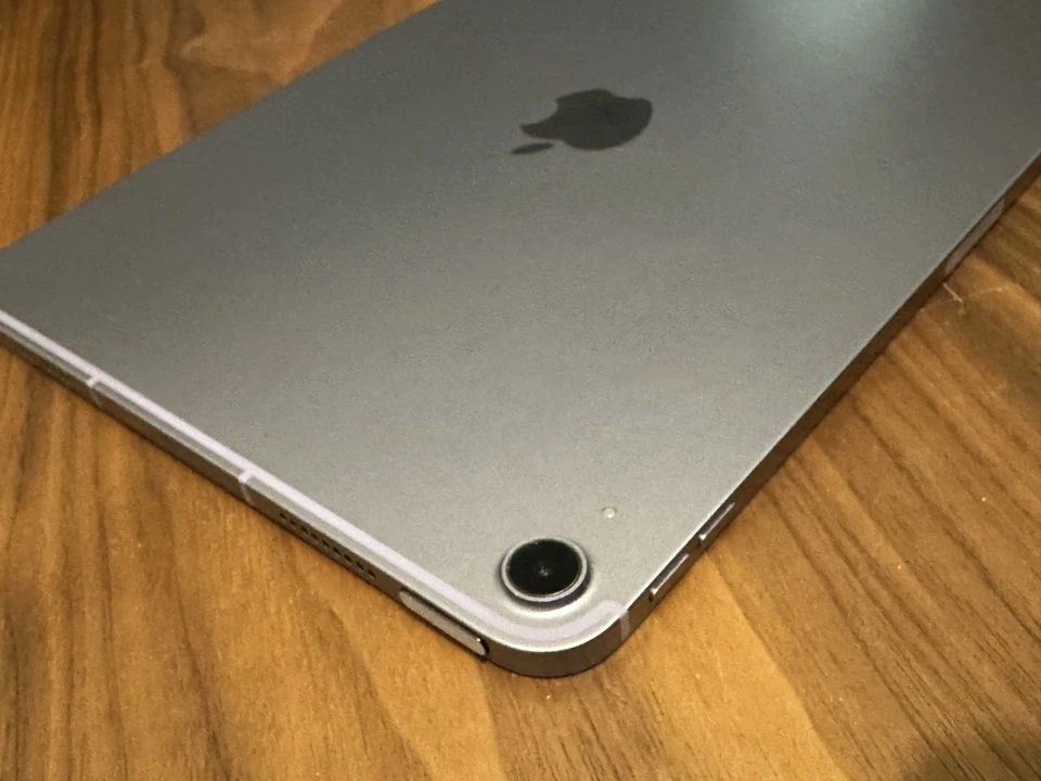 Apple iPad Air (5th generation) · 64GB · Cellular, photo 4 of 5