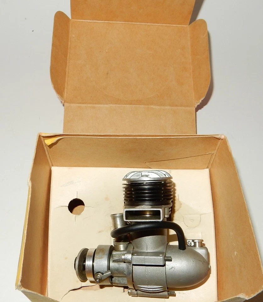 Excellent - FORSTER 29R SPARK IGNITION MODEL AIRPLANE ENGINE  NIB - Image 4 of 4