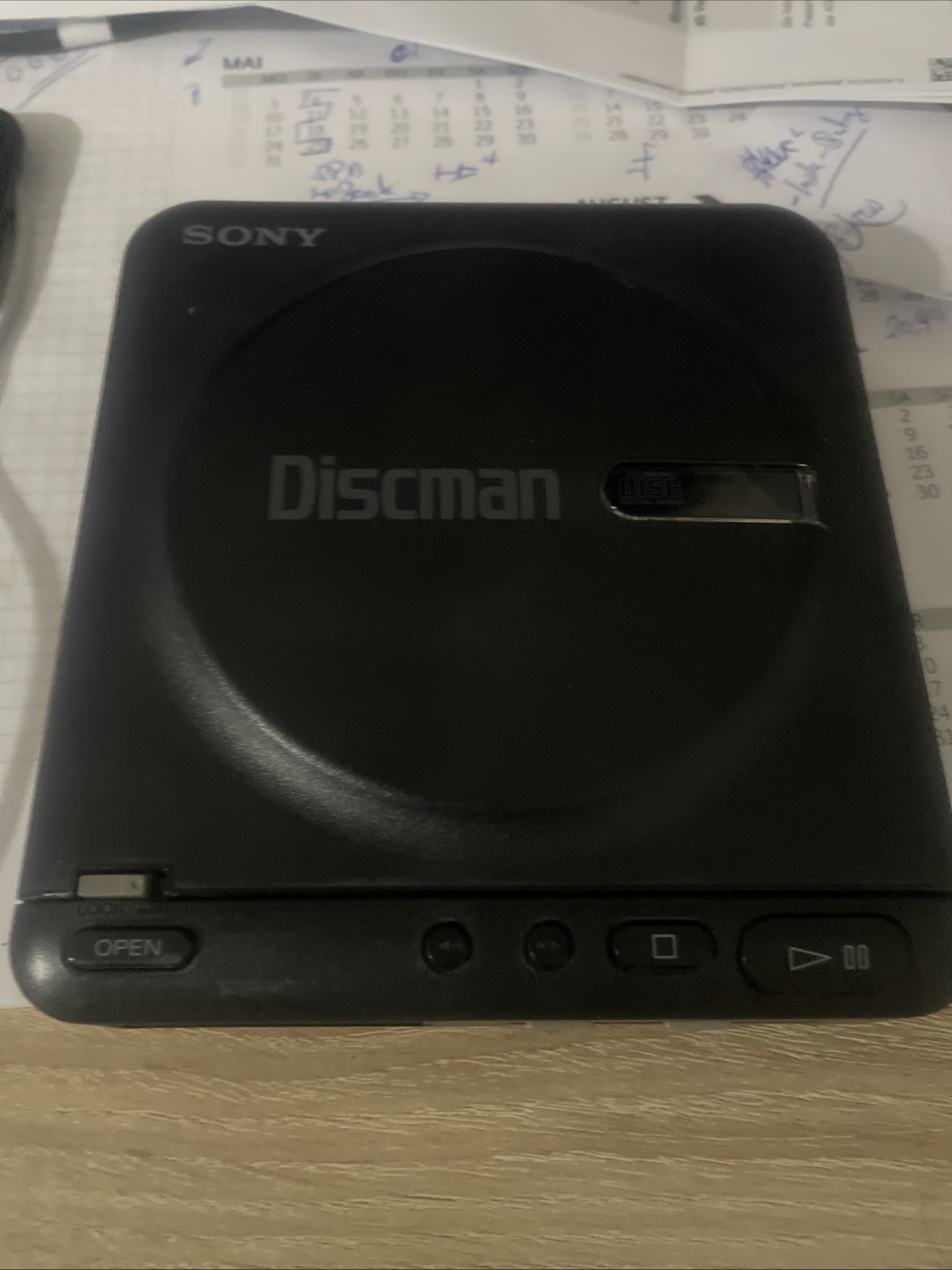 Sony D-20 Discman Compact Disc Portable CD Player Schwarz