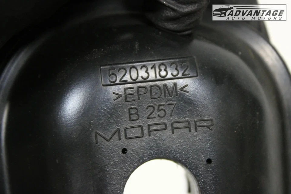 Jeep Renegade 2015-2023 tracción delantera 2,4 L barra de cambios de dirección orificio de sello de maletero cubierta OEM Foto 4 de 4