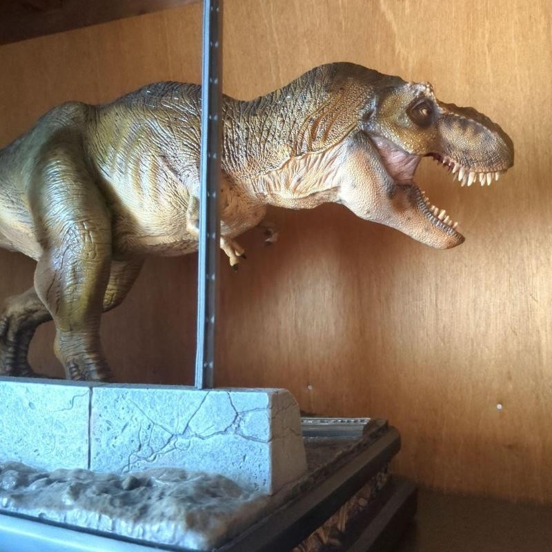 Prime 1 Studio Jurassic Park T-Rex 1/13 Statue EX Bonus Edition