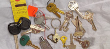 Vintage Keys, Mixed Lot of 19