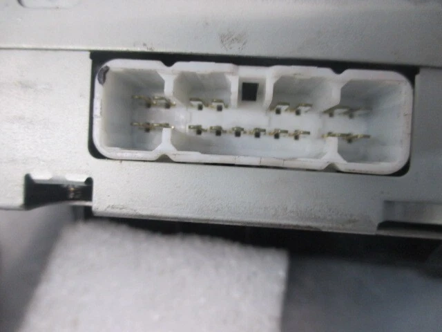 AUTORADIO RÉCEPTEUR TOYOTA YARIS VERSO 8611052030 1664093 - Photo 4/4