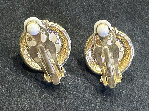 Vintage Faux Pearl Cabochon/Goldtone Metal Clip On Earrings - Costume Jewelry 1” - Picture 8 of 8