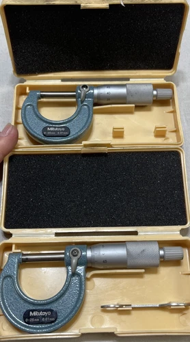 2 Mitutoyo Micrometer 0-25mm 0.01mm No. 103-137