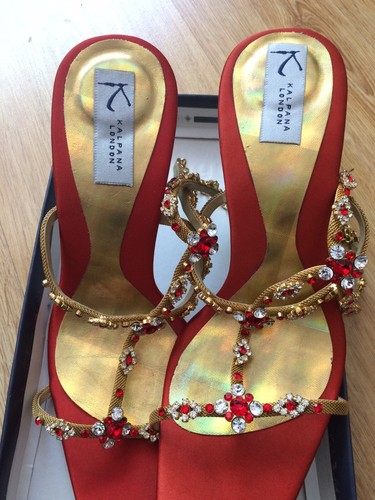Beautiful Shoes - Picture 2 of 5