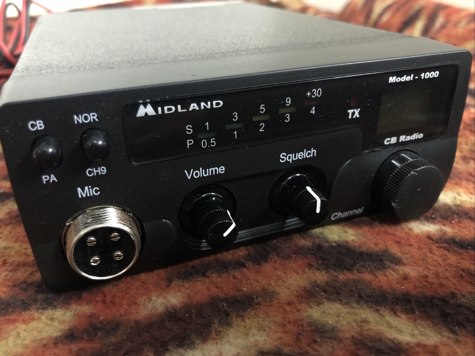 Midland 1000 40Channels CB Radio With PA And Mount Factory