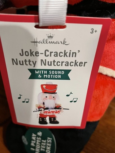 Hallmark 2022 PLÜSCH Witz Crackin' Nutty Nussknacker spielt Schlagzeug und erzählt Witze - Bild 6 von 9