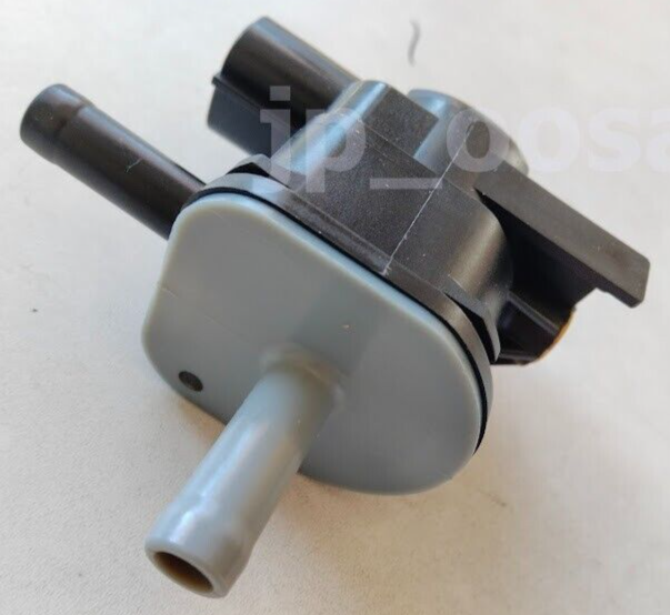 Toyota Genuine OEM Denso Duty Vacuum Switching Valve 90910-12276