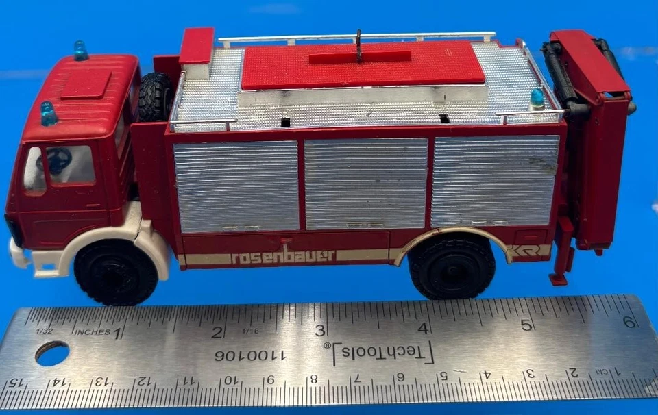 Camión de bomberos Conrad 3090 Mercedes Rosenbauer camión coleccionista juguete 1/50 Alemania FD Foto 2 de 4