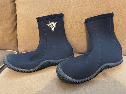 Wetsuit Booties - women's size 6