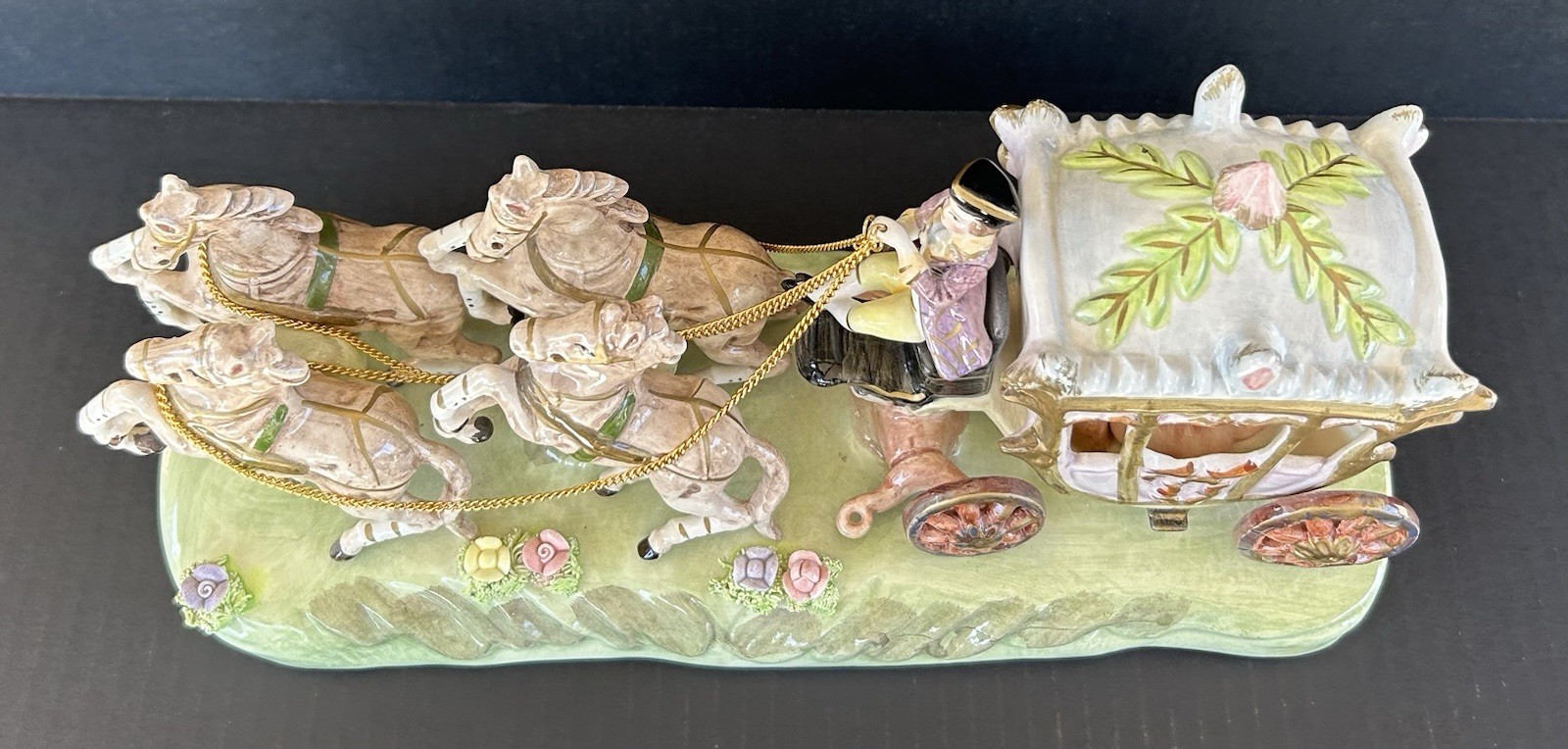 Royal Coach Horse Drawn Carriage Capodimonte Armqani Reproduction Porcelain thumbnail 11