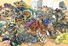 O 15 Lbs+ HUGE Vtg Costume to Fashion Jewelry lot Necklace Bead Chain UNSORTED