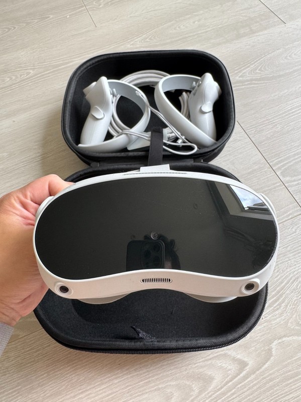 PICO 4 256GB Standalone VR Headset