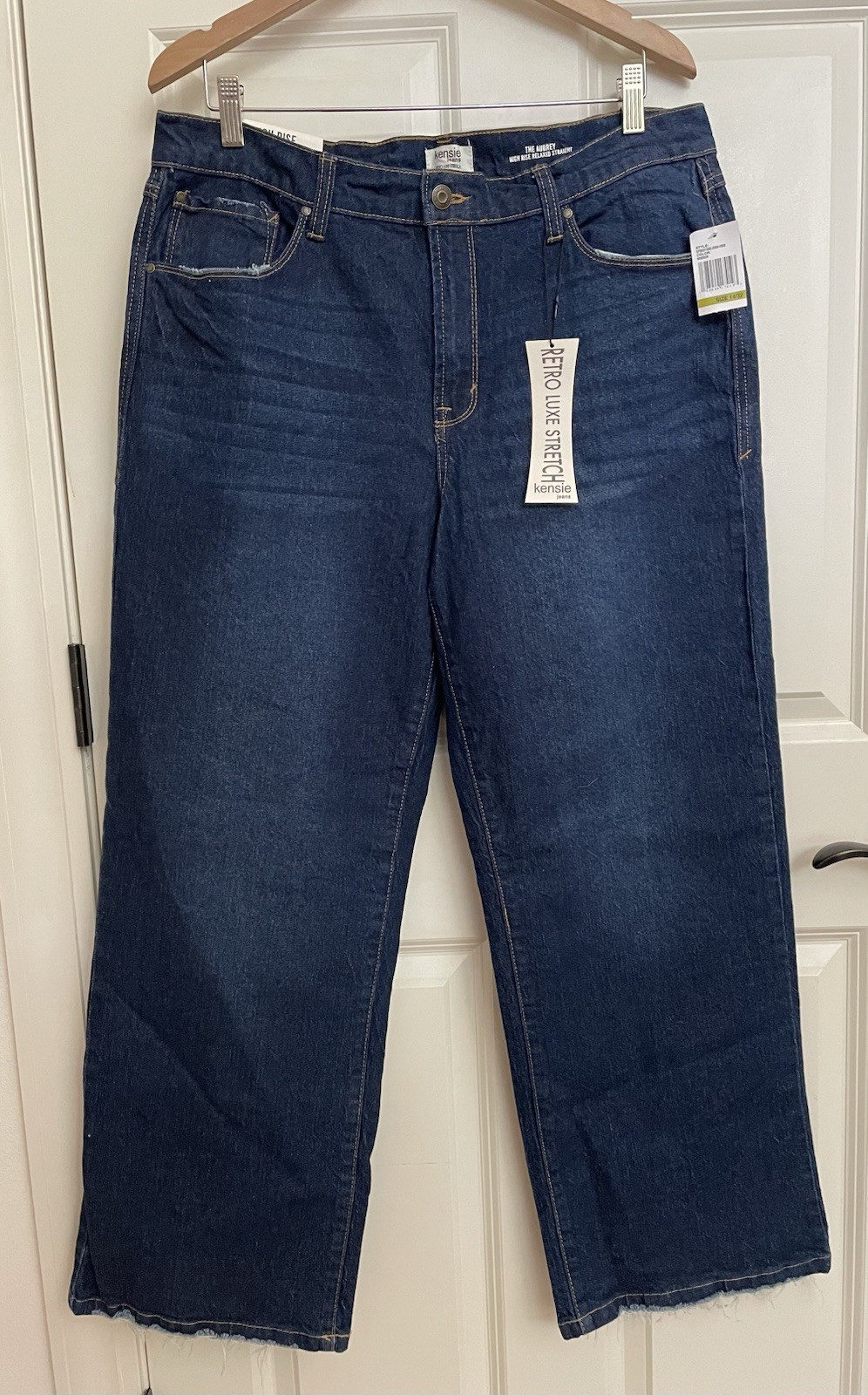 Kensie The Aubrey High Rise Relaxed Straight Jeans Women's 14/32 Blue Frayed Hem