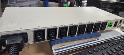 Servertechnik CW-8HE-C20 Sentry Switched CDU Einheit 230V, 16A. Portofrei.