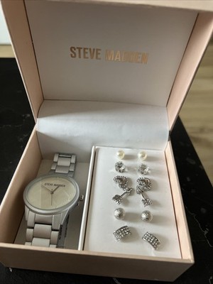 Steve Madden Armbanduhr für Damen mit passendem Ohrring-Set NEU