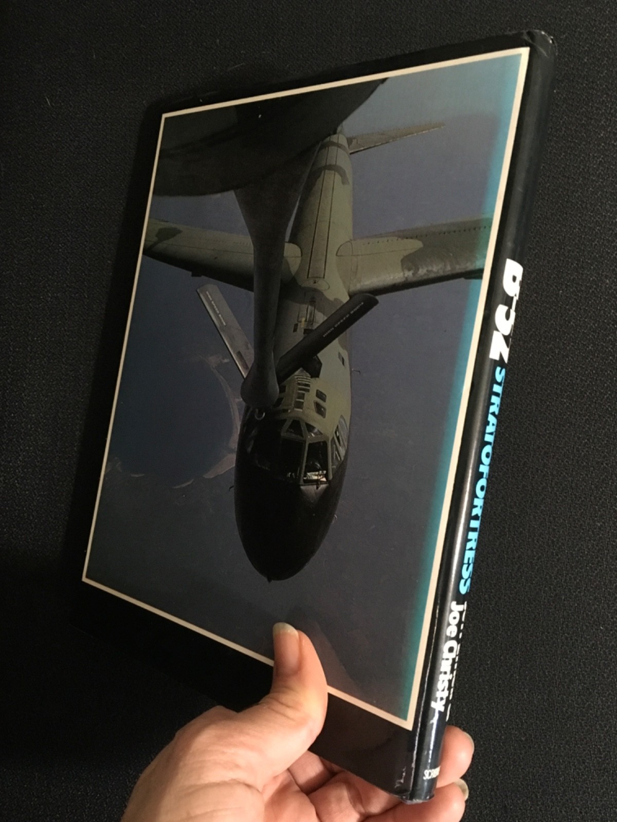 B-52 STRATOFORTRESS Military Aircraft Aviation History Specs Vintage 1981 HC/DJ
