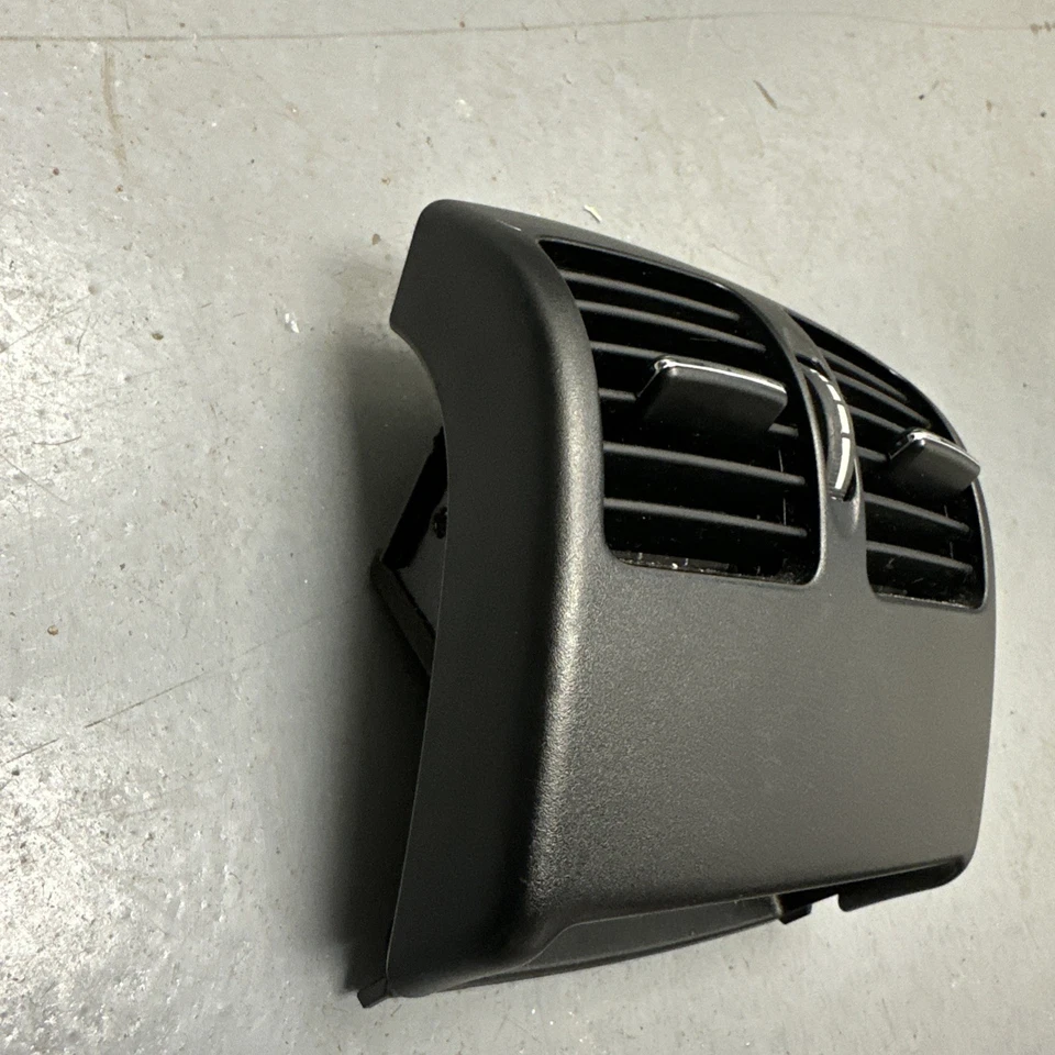 Mercedes-Benz W204 C250 C300 2008-2011 consola central trasera rejilla de ventilación de aire OEM Foto 2 de 4