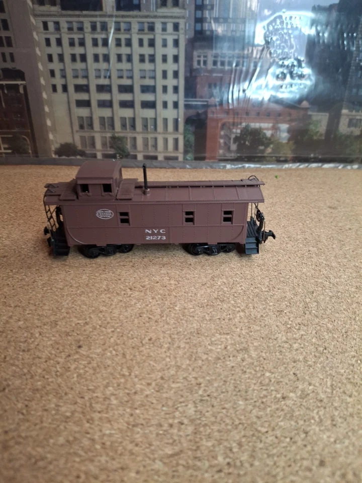 Athearn HO KIT #1268 CUPOLA CABOOSE NEW YORK CENTRAL NYC 21273 Free Shipping - Image 3 of 4