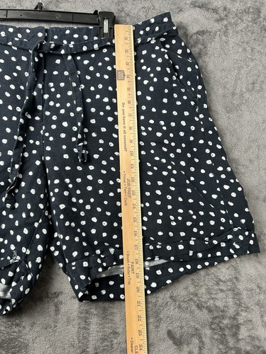 Pantaloncini corti Lane Bryant in lino nero a pois taglie forti 18/20 con cintura - Foto 6 di 10