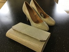 Womens Principals Silver Court Shoes UK 6  & Matching Quiz  Clutch/Shoulder Bag
