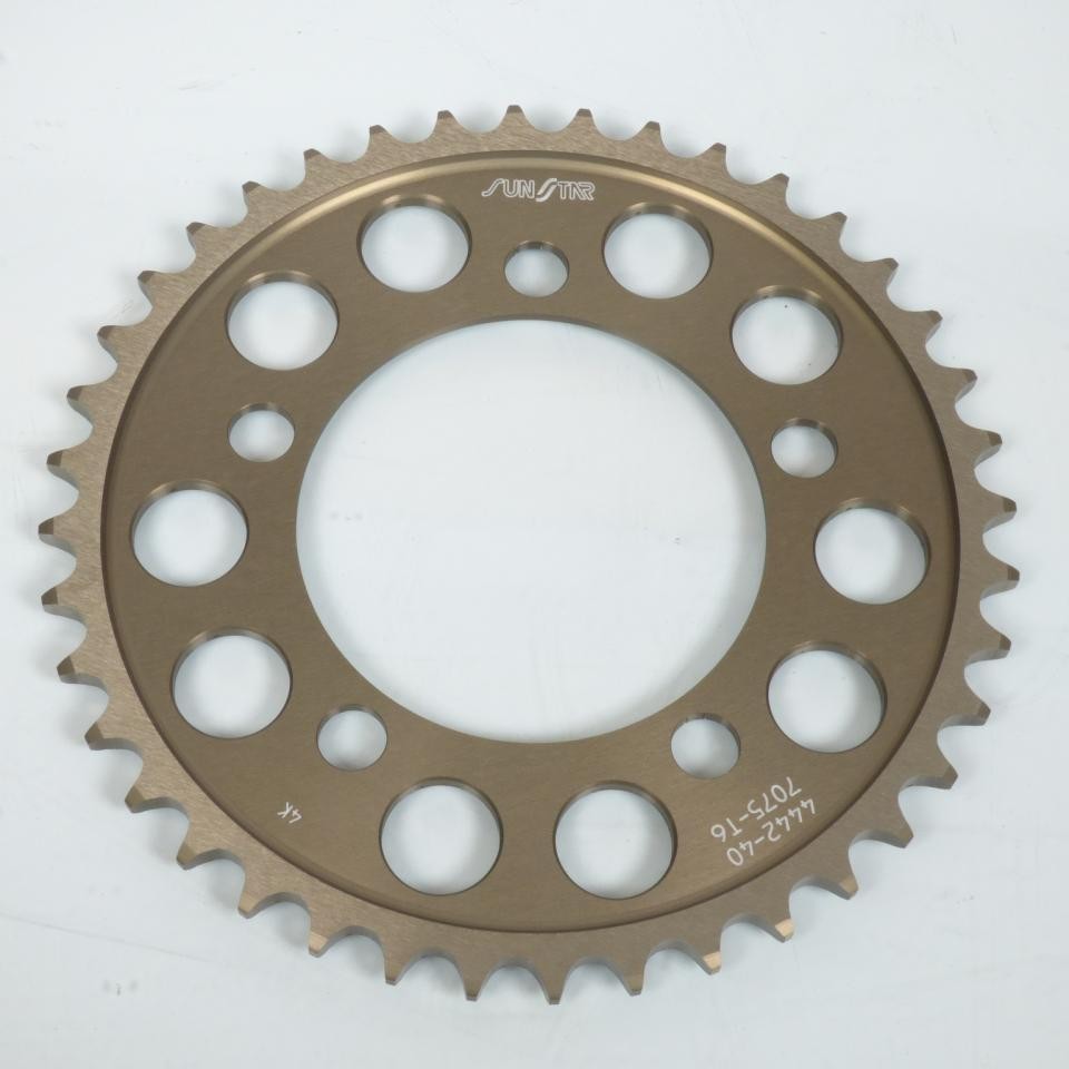 Couronne Moto Sunstar 40 : Fiabilité Maximale pour vos Sorties en KTM 990 Duke R