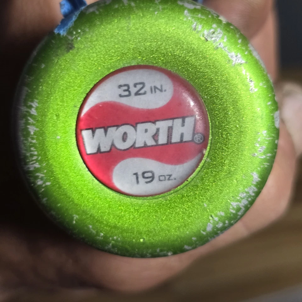 Bate oficial de softbol lanzamiento rápido Worth Storm 7050 aleación 32 en 19 oz. Usado Foto 4 de 4