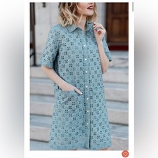 GAP Eyelet Shirt Dress Blue Short Sleeve Button Front Pockets Casual Womens XS