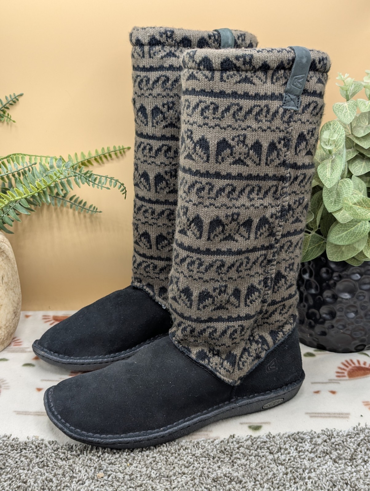 Stivali alti caldi invernali Keen Auburn in maglia da donna taglia 10