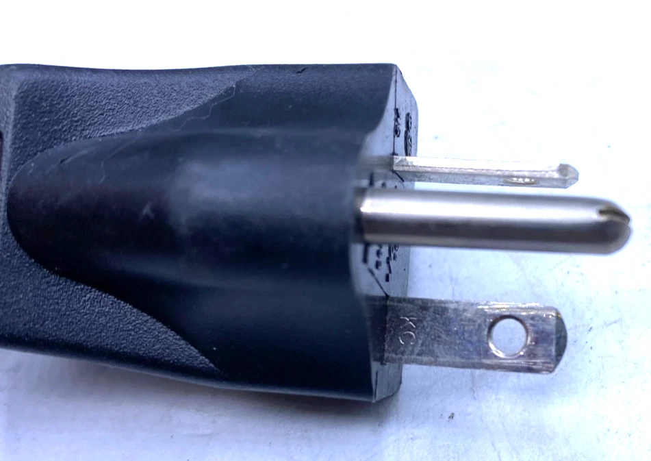 Volex Lot of 3 Power Cord NEMA 5-20P Plug C19 Lock Connector E62405SP Working - Image 2 of 4