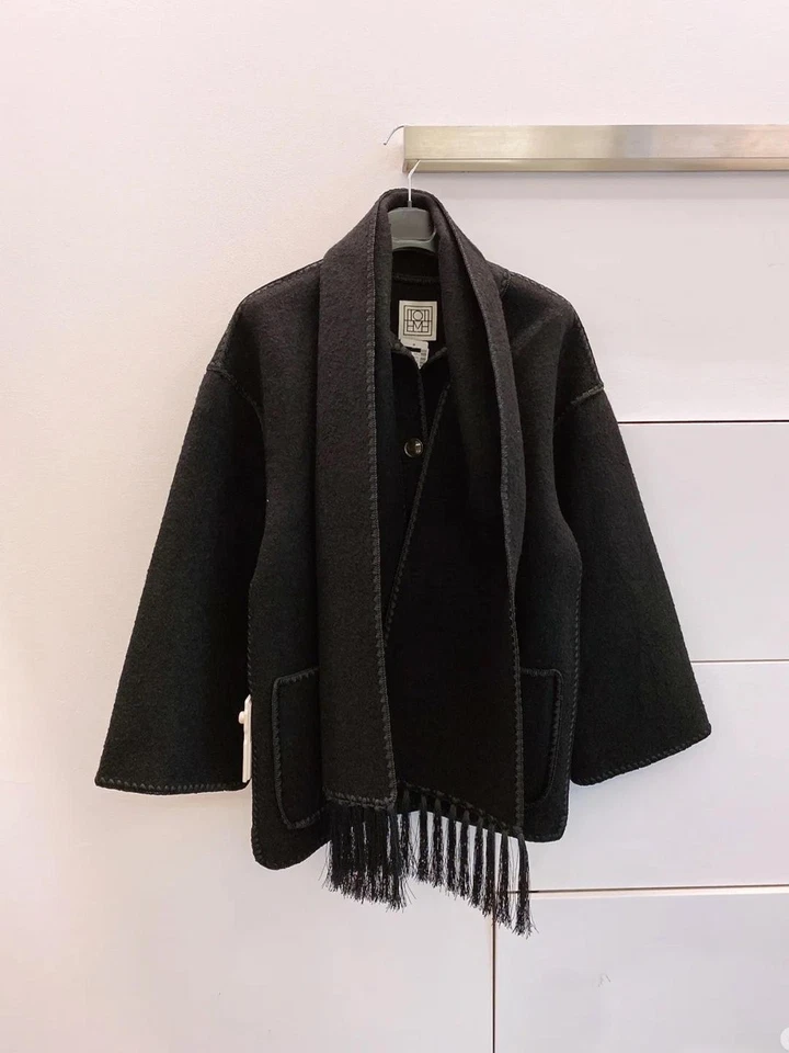 Toteme Mujer Negro Lana Borla Bufanda Babero Hombro Abrigo Doble Cara Foto 3 de 4