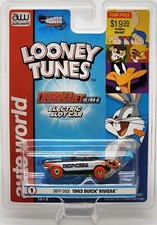 AUTO WORLD ELECTRIC SLOT CAR SILVER SCREEN LOONEY TUNES DAFFY DUCK BUICK RIVIERA
