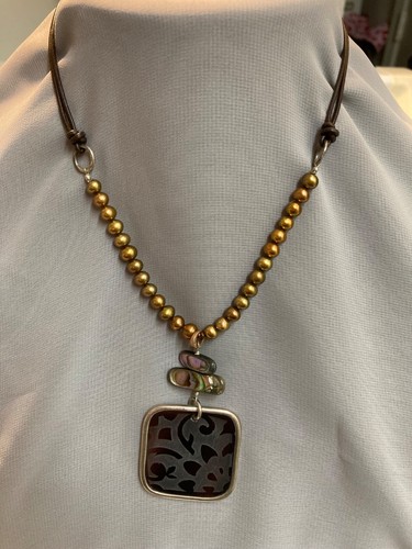 Necklace, Bronze Pearl, Shell, Etched Black Pen Shell, Leather & S/S. N1803 - Picture 5 of 5