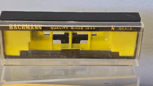 Vintage Bachmann N Scale 42' Three Dome Tank Car #5424 Deep Rock Hong Kong Train - Picture 6 of 8