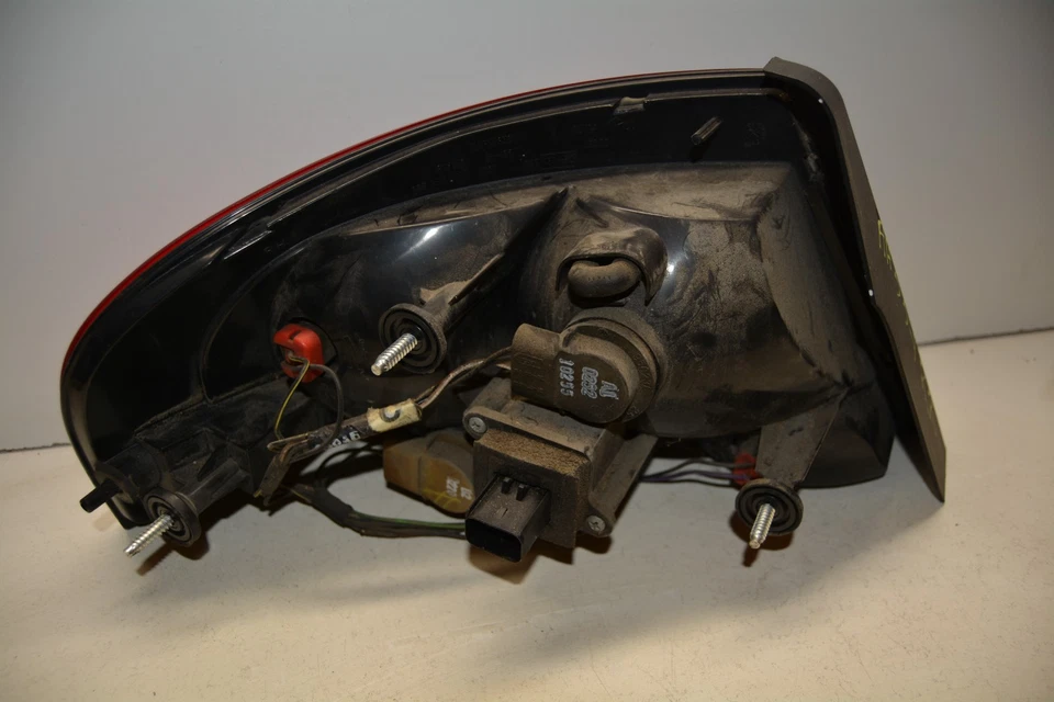 Luz trasera derecha del lado del pasajero Chrysler Sebring 2001-2006 OEM, 166-01937 Foto 3 de 4