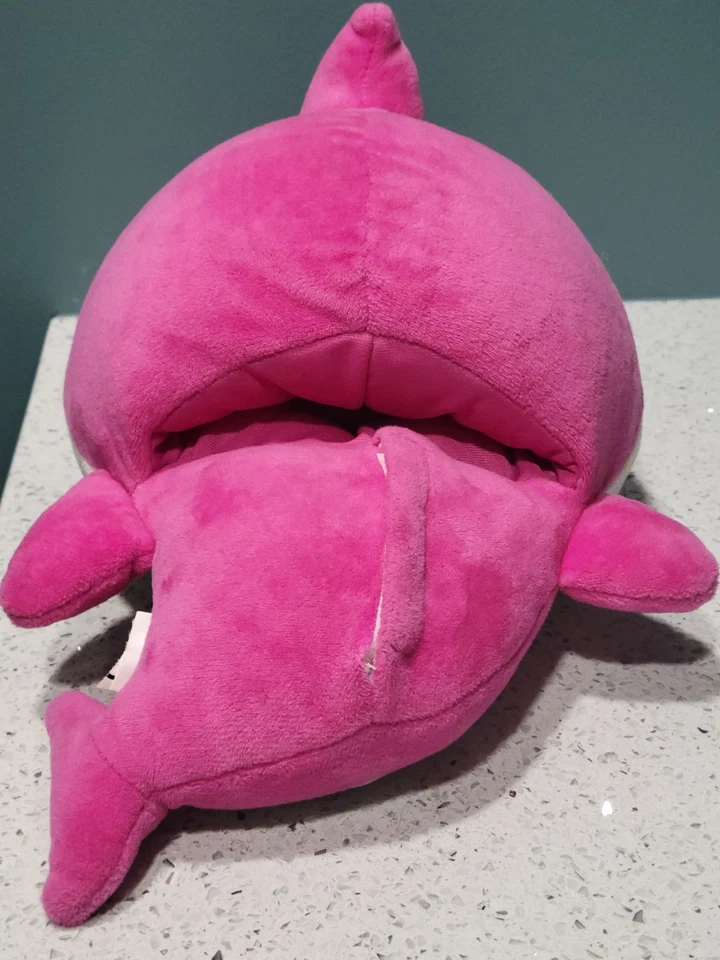 WowWee Pinkfong Mommy Shark Pink Plush 10” Singing Baby Shark Hand Puppet - Image 3 of 4