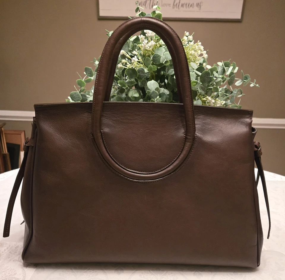 Hermosa Cartera de Mano Nueva con Etiquetas Giudi Cuero Italiano Marrón. Foto 2 de 4