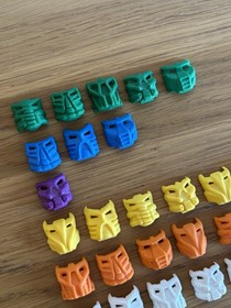 Lego Bionicle 8559 set of 67 Active and Inactive Krana 2002