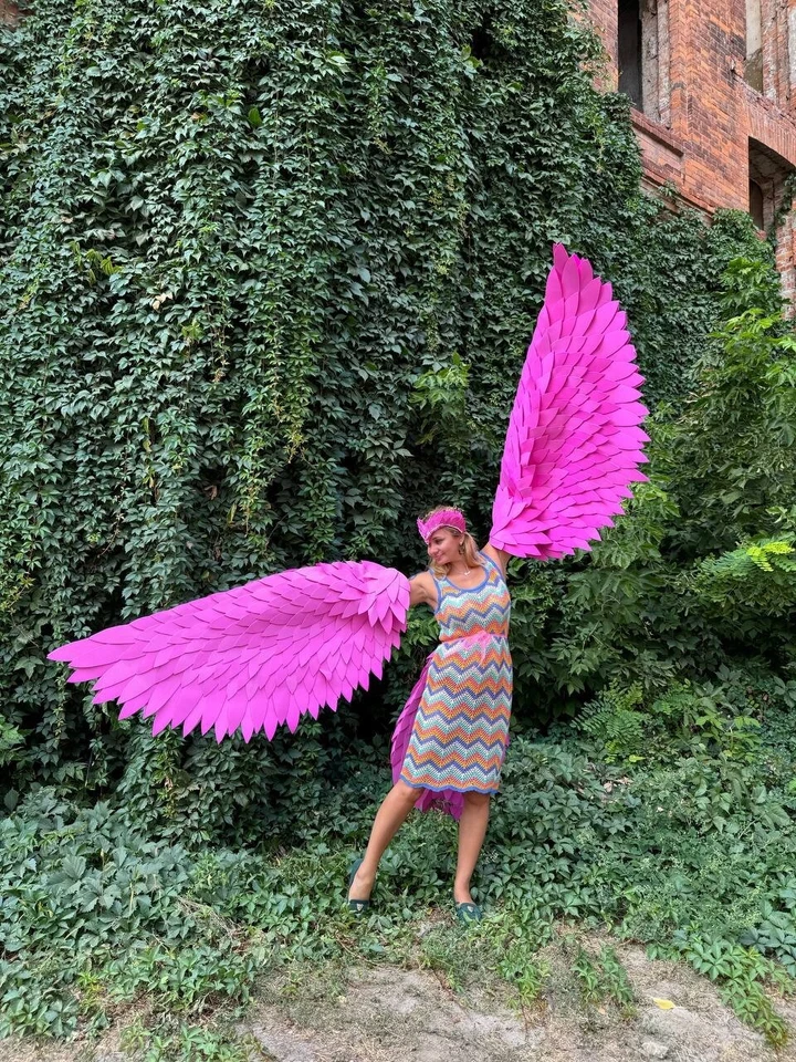 粉色手翼尾皇冠角色扮演灵活万圣节服装节日舞蹈 — 第 4/4 张图片