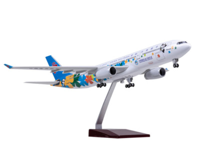 1:135 47CM CHINA SOUTHERN AIRBUS A330 Passenger Plane Landing Gear  Resin Model