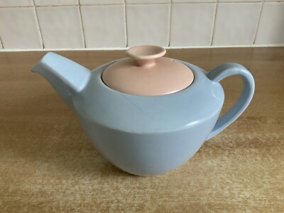 Poole Twintone Peach Bloom & Mist Blue C100 - 1 3/4 pt Teekanne