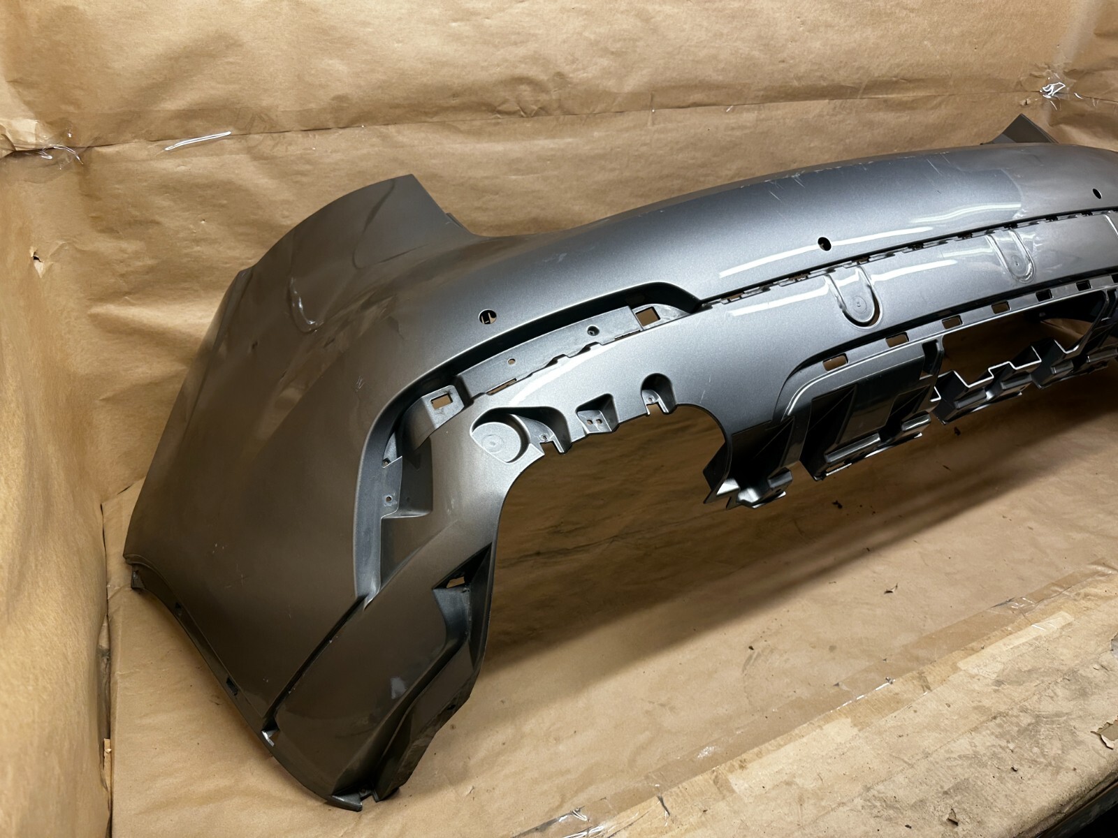 🌎 2017-2022 Maserati Levante M161 Rear Bumper Cover OEM 06701481520