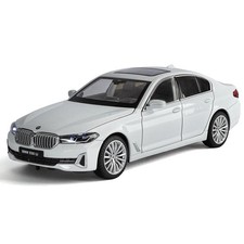 1:24 Diecast Vehicle for BMW 530 Model Car Collectible Toy Sound Light Toy Gifts