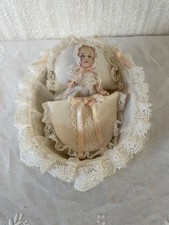 Bambola Bisque Baby con letto 6,5 cm vintage mignonette usata