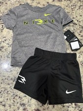 Nike Toddler Boys, Size 2T, 2 Piece Shirt  Shorts Set, Gray, Black  Yellow