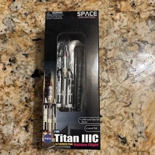 Dragon Wings 56341 TITAN III C WITH LAUNCH PAD MAIDEN FLIGHT Scale Model 1:400