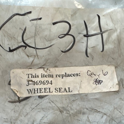 1 Rear Wheel Bearing Seal 469694 Chevy GMC Pickup Van Suburban 1982-02 NOS - Picture 3 of 3