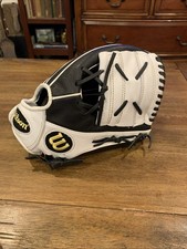 Wilson Siren A500 12" Fast Pitch Softball Glove RHT White Black Leather
